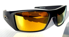 NEW Oakley HELIOSTAT Matte Black PRIZM POLARIZED 24k Gold Lens Sunglass 9231-18