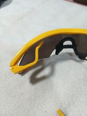 Vintage Oakley Sunglasses Lot Broken Pair Other One Is Nice Free Shipping TD1D