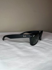 Brand New Ray-Ban New Wayfarer Matte Black Sunglasses 622 55-18 145 3N