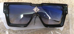Lot of 6 pairs of Unisex Sunglasses, New in plastic bags or with tags, nice lot
