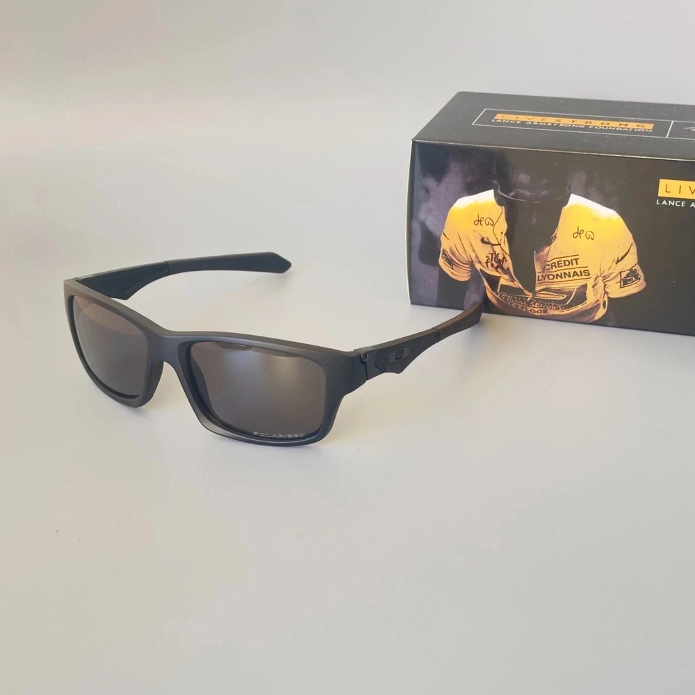 Oakley Jupiter Squared Polarized Sunglasses OO9135 Matte Black/Black Iridium