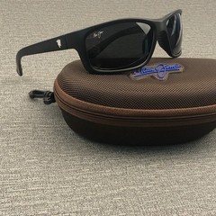 Maui Jim polarized sunglasses, 776-UTD, matte black/grey lenses.