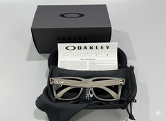 Oakley Holbrook Polarized Sunglasses Wood Grain Frame Silver Mirror Lens UV400