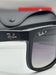 Ray-Ban Justin RB4165 622/T3 Matte Black Grey Gradient Polarized Sunglasses 54mm
