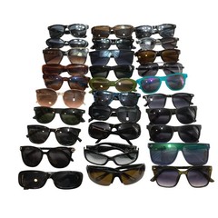 Lot Of 30 Mixed Brand Sunglasses Unisex OS Levi’s Pierre Cardin Suncloud Bundle