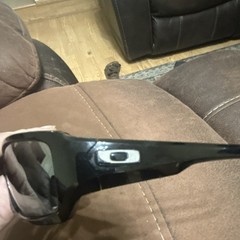 Oakley OO9238-05 Men’s Rectangle Sunglasses Black Frame Gray Mirrored Lens 133mm