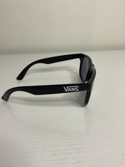 Vans off the wall Men’s UV400 Protection Black With Logo White Sunglasses