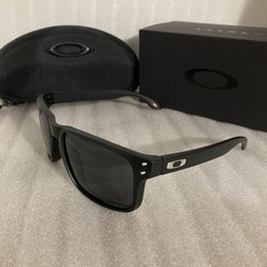 Oakley Holbrook XL Sunglasses Black Lenses PRIZM polarized New With Case