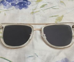 QUAY Australia FRENCH KISS Clear/Rose Mirrored Sunglasses