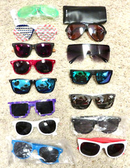 Lot of 14 mixed style Sunglasses, good condition various colors