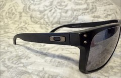 Oakley Holbrook Men’s Rectangular Sunglasses Black/Gray Tinted 57-18 137