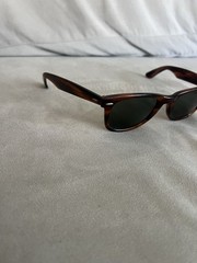 VINTAGE B&L RAY BAN GLOSSY THICK TORTOISE WAYFARER 5024 SUNGLASSES 80s