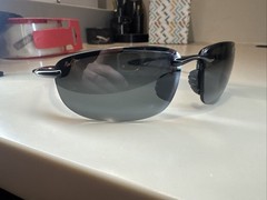 Maui Jim 407-02 Ho’okipa Gloss Black Frame / Grey Polarized Lenses Hookipa #244