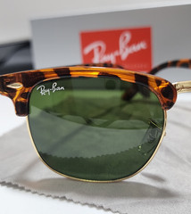 Ray-Ban RB3016 Clubmaster Sunglasses Tortoise Shell Frame Glass Green Lens 51 mm