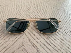 Ray-Ban Caravan Gold/Green Non-Polarized Square Men’s Sunglasses – RB3136 001…