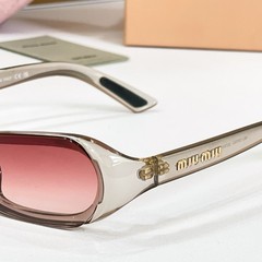 SUNGLASSES UNISEX MIU MODEL:MU C07SU SIZE：55口13-138