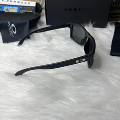 Oakley Holbrook Sunglasses Matte Black Frame Polarized Black Lens UV400 New