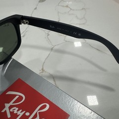 Ray-Ban New Wayfarer Black Rubber G-15 Green Sunglasses ORB2132 55mm New in Box