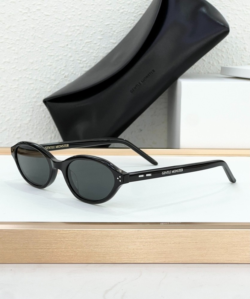 New Gentle Monster Model La Cha Sunglasses Size 53-20-146 With Case