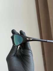 Oakley Mitute Black Rainbow Blue Vintage Sunglasses Gorpcore USA Y2K Avantgarde