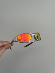 Vintage Oakley Minute Gen1 Lightweight Sunglasses Silver Frames Red Lenses Y2K