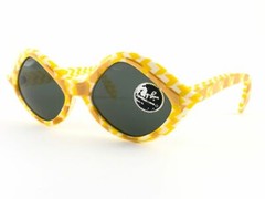 VINTAGE RAY BAN TAMARIN YELLOW KISS SHAPE G15 GREY LENS 1960 B&L SUNGLASSES
