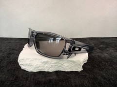 New Oakley Sunglasses Fuel Cell OO9096-02 Clear Grey/Grey