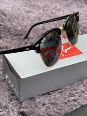 Ray-Ban Clubmaster Black/Gold / G-15 Green 55 mm Sunglasses RB3016 W0365 55-21