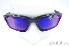 New Oakley Chainlink Gray Smoke Red Iridium Polarized Rx. Sunglasses OO9247-10