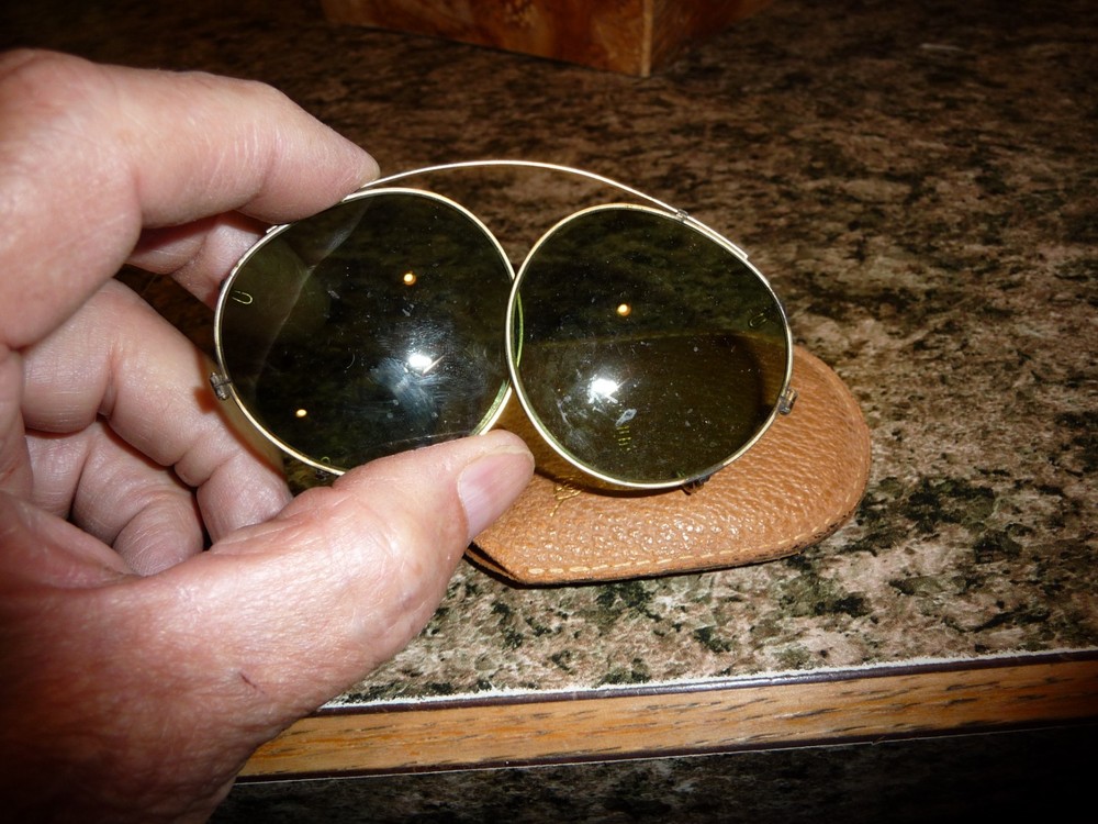 Clip-On Sunglasses Gold Metal Frame Green Lenses Medium Adult Unisex