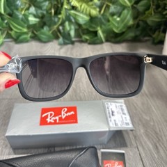 Ray-Ban Justin Matte Black Frame Light Grey Gradient Dark Grey RB4165 601/ 8g 54
