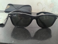 Ray-Ban New Wayfarer Unisex Sunglasses RB2132 Black Frame G-15 Green Lens 55-18