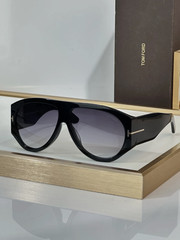 SALE OFF – TOM FORD Bronson TF1044 Unisex Sunglasses 60□12-140