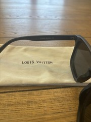Louis Vuitton LV2330 Square Sunglasses Black Plastic Frame Gray Tinted 135mm