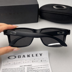 NEW Oakley Holbrook Polarized Sunglasses Black Frame Sliver Logo