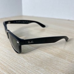 Ray-Ban RB2132 New Wayfarer Sunglasses Polarized Lenses 901/58 55-18 Black READ