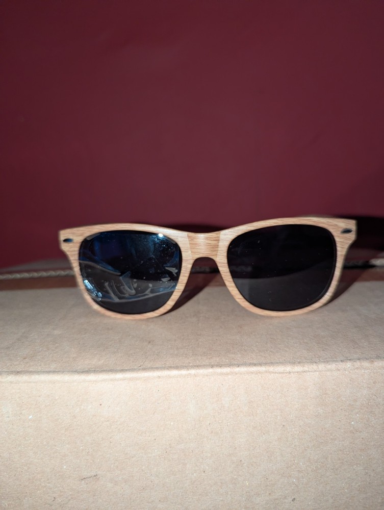 @Beachjuicerose Plastic wood style sunglasses