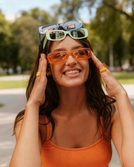 Wholesale 100 Pack Colorful Rectangle Sunglasses Bulk for Women Men Wedding P…