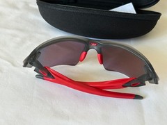 OAKLEY Flak 2.0 XL Sunglasses Matte Grey Smoke NEW