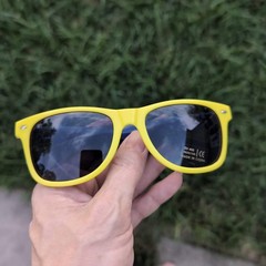 Cupcake Wine Vineyards Yellow & Blue Choose Joy Branded 400 UV Sunglasses – NWOT
