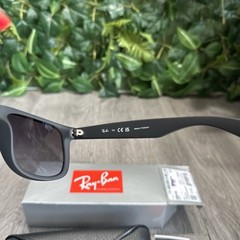 Ray-Ban Justin Matte Black Frame Light Grey Gradient Dark Grey RB4165 601/ 8g 54