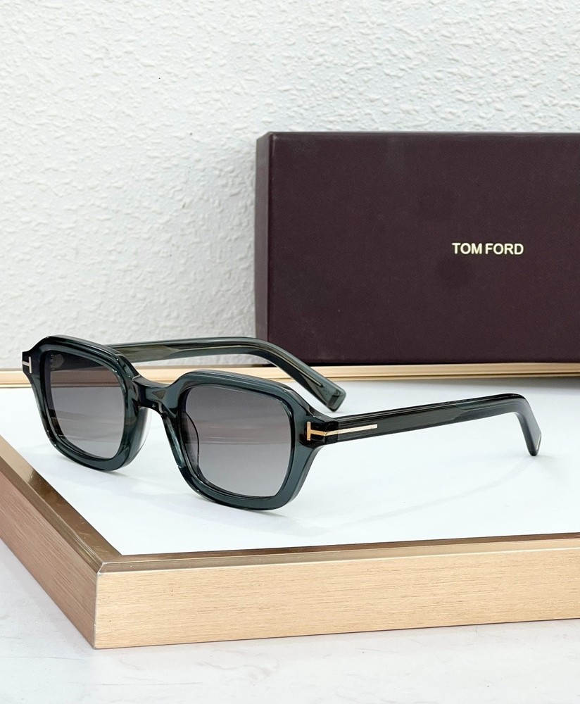 Tom Ford TI21 Sunglasses Smoke Grey 46mm With New Case