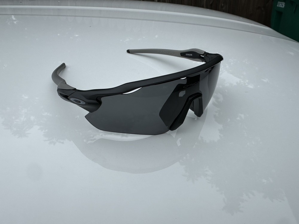 NEW Oakley Radar Ev Path “style” Sunglasses Black/Grey Frame Black Lense OO9208