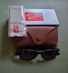 Ray-Ban New Wayfarer Classic Matte Black/Green 52 mm Sunglasses