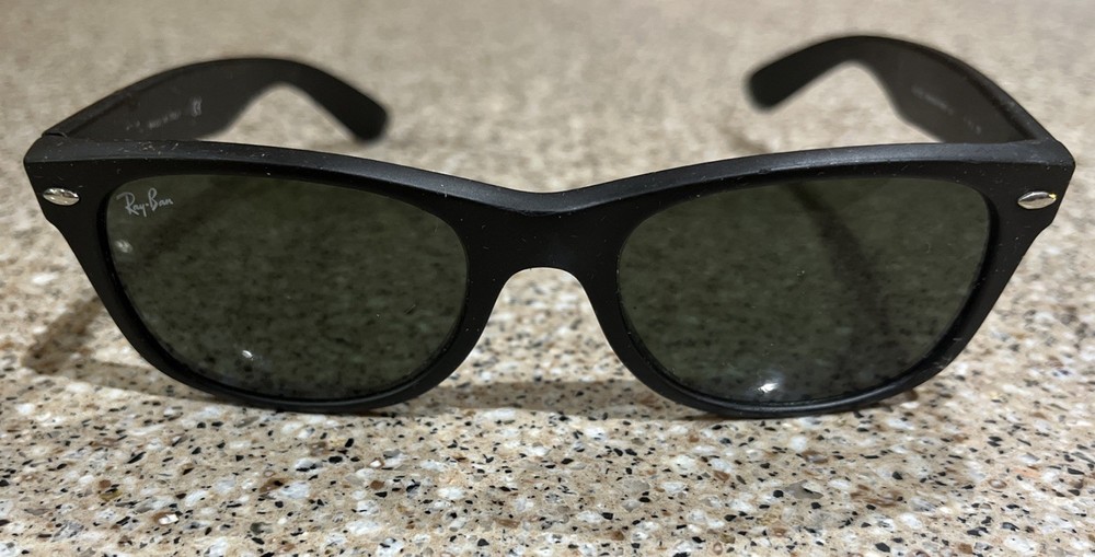 Ray-Ban RB2132 New Wayfarer Black Green G-15 Sunglasses 52-18 Italy