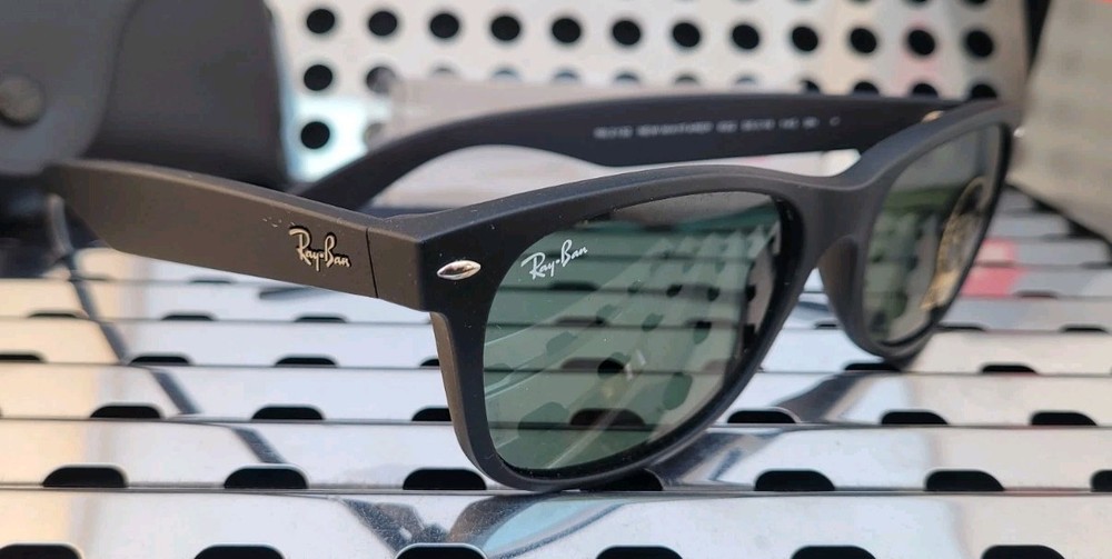 New Ray Ban RB2132 622 New Wayfarer Sunglasses Rubber Blk-Blk /55mm G15 Green