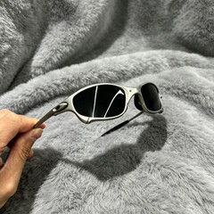 Vintage Oakley Juliet X-Metal Polarized Sunglasses Black Lens Silver Frames