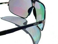 Revo ALPINE Shiny Gunmetal POLARIZED PHOTOCHROMIC Evergreen Sunglass 1182 00 GN