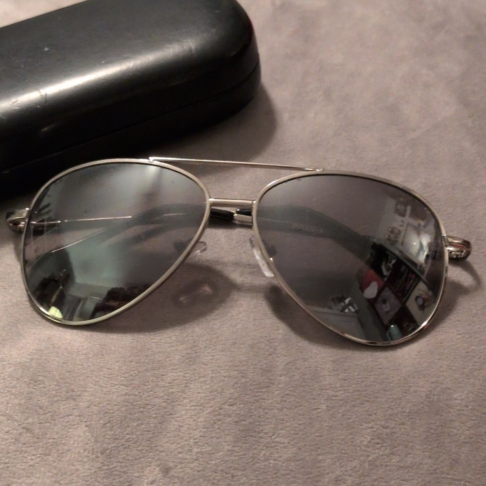 Ray-Ban RB3025 Aviator Sunglasses Silver Metal Frame Gray Tinted 135mm