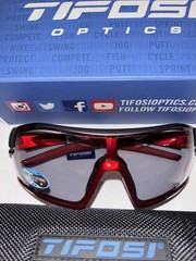NWT, Tifosi Optics, Davos Sunglasses, Red Frame, with case